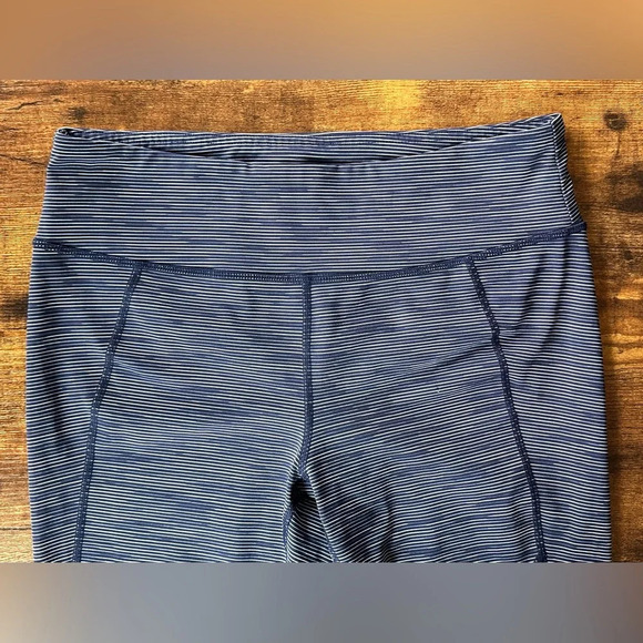 Tek Gear Dry Tek Capri Leggings - Size L - Picture 5 of 6